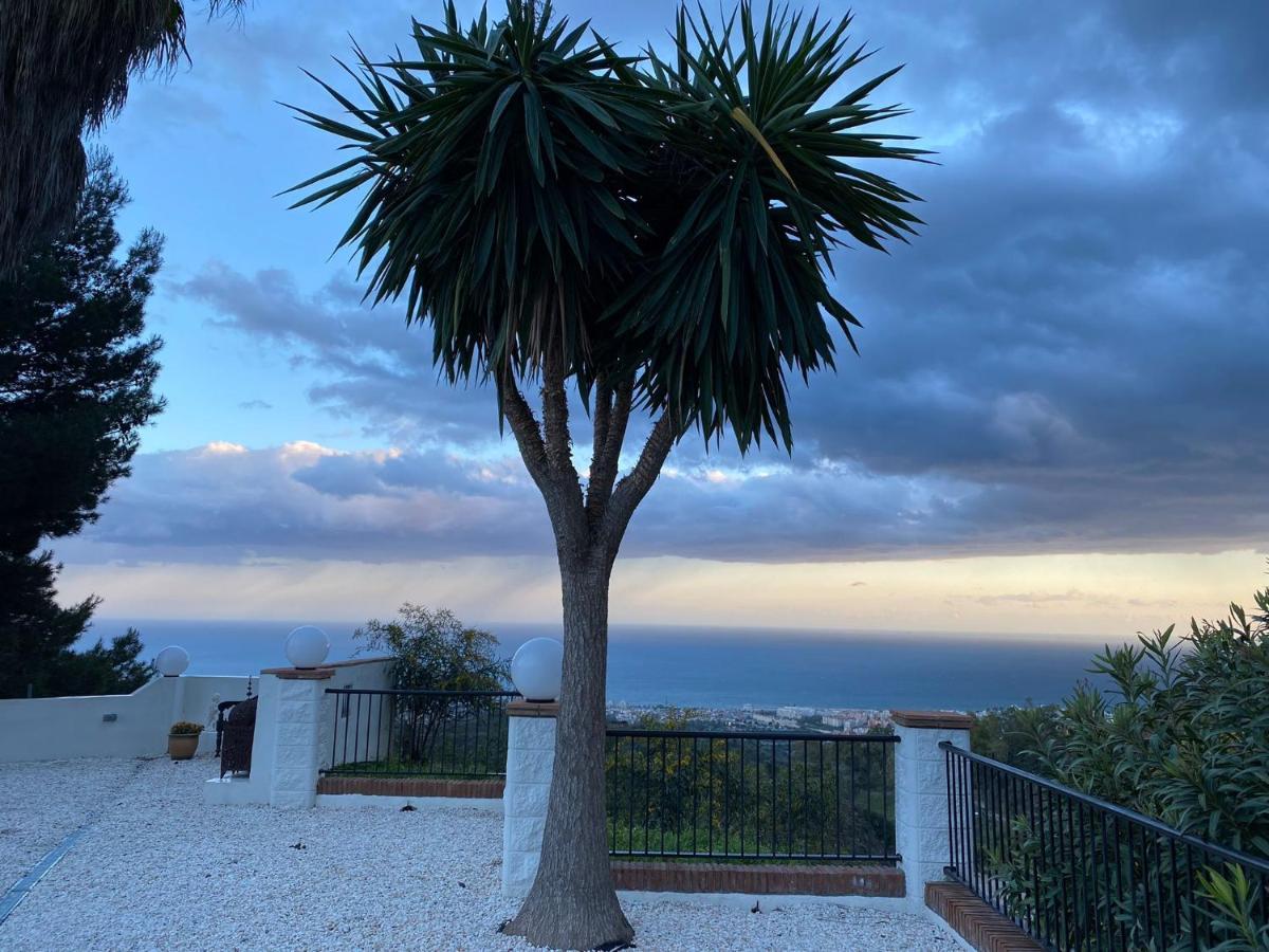 Casa Capricornio Bed & Breakfast Marbella Bagian luar foto